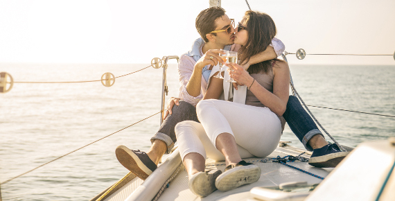 ROMANTIC DINNER CRUISE and DATING